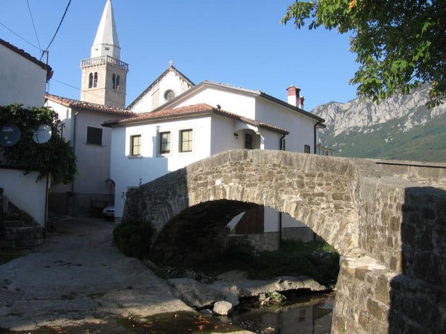 Guest House Zerjal Podnanos Exterior foto